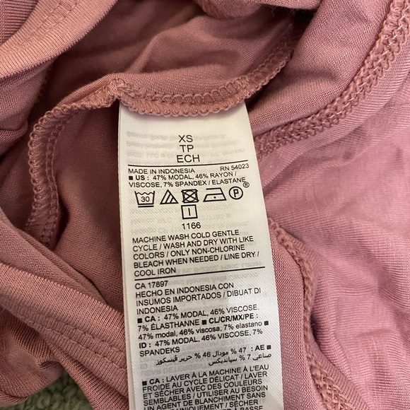 Old Navy Pink Floral Pajama Set Shorts and Tank NWT XS - Picture 3 of 6